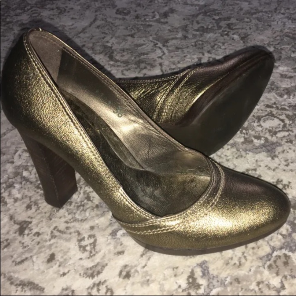 Vic Matie  metallic gold leather shoes